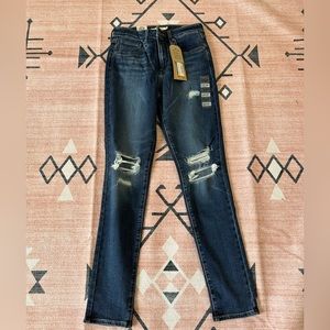 Levi 721 high rise skinny jeans 28” waist and 30” length never worn